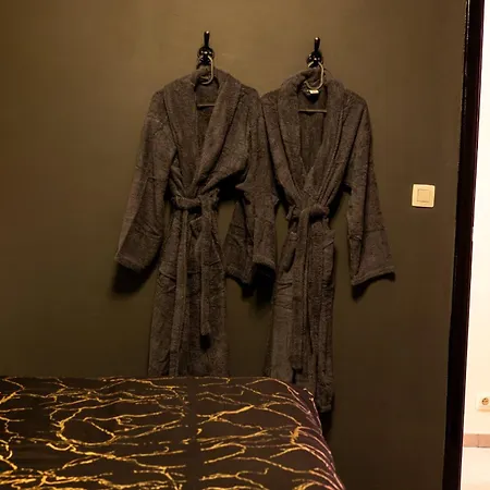 Liefdeshotel Privative L'ecrin *